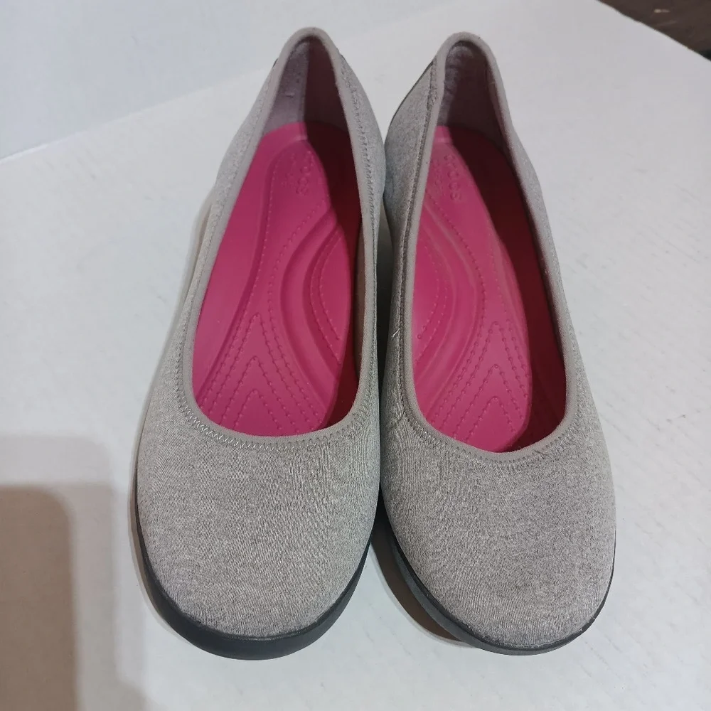 Crocs Busy Day Wedge Pumps Womens Size 10 Gray Pink Dual Comfort Slip On